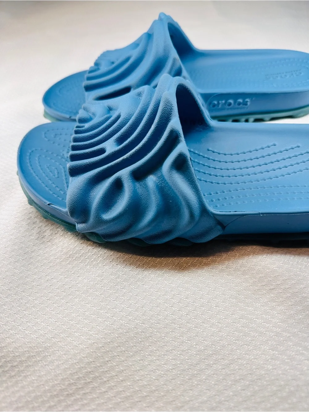 CROCS Kids Blue Ruffle Slide Sandals